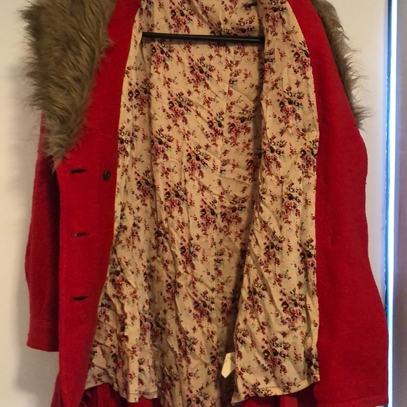 Red Wool Coat With Removable Faux Fur Collar - Picture 6 of 7